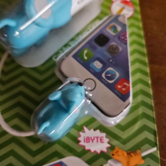 Wall Charger Cover, Fuzzy Mudd Keychain & 3.5mm Audio Cable Bundle Set - Picture 6 of 7